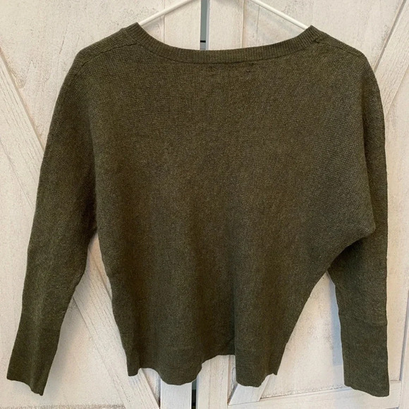 Tahari Forest Green Wool V-Neck Sweater Women’s Large Dark Academia Preppy - Picture 2 of 9